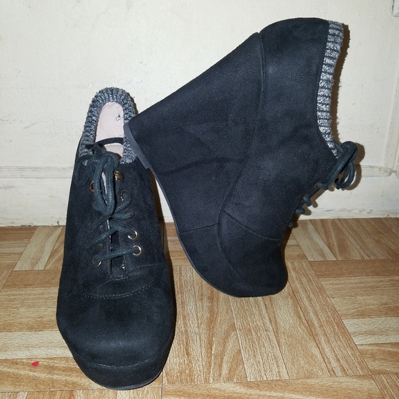 DbDk Shoes - 💥Suede wedges💥